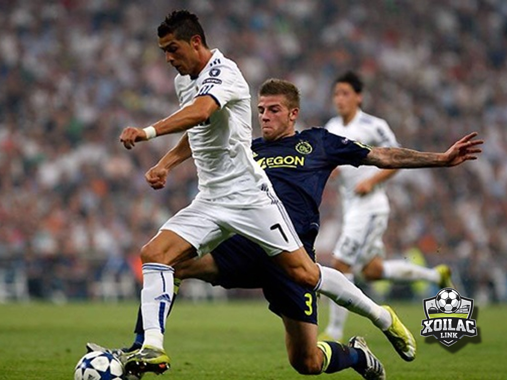 ronaldo-re-bong-voi-toc-do-cao