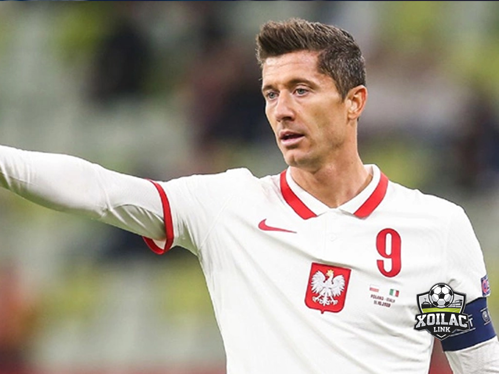 lewandowski-trong-mau-ao-ba-lan
